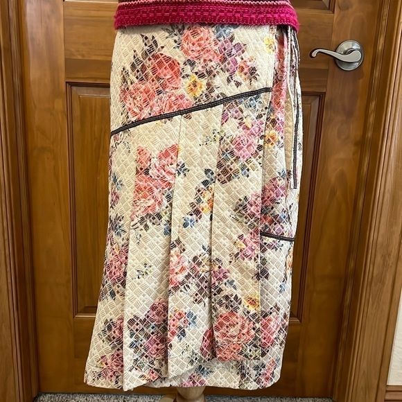 Like New Oiliy Brocade Wrap Skirt (Button and aside Tie) Size 34 Pleated - Picture 1 of 13